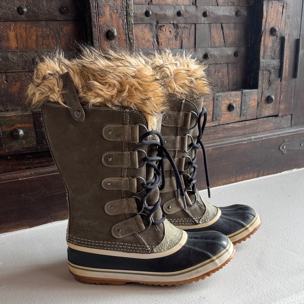 Sorel Joan of Arctic boots